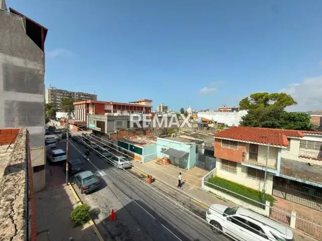 EDIFICIO DE OFICINAS - 19