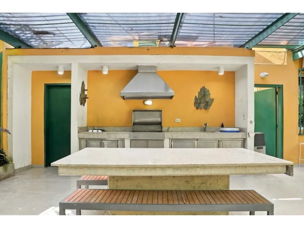 Se vende casa 850m2 4h+3s/8b/7p Cerro Verde - 2
