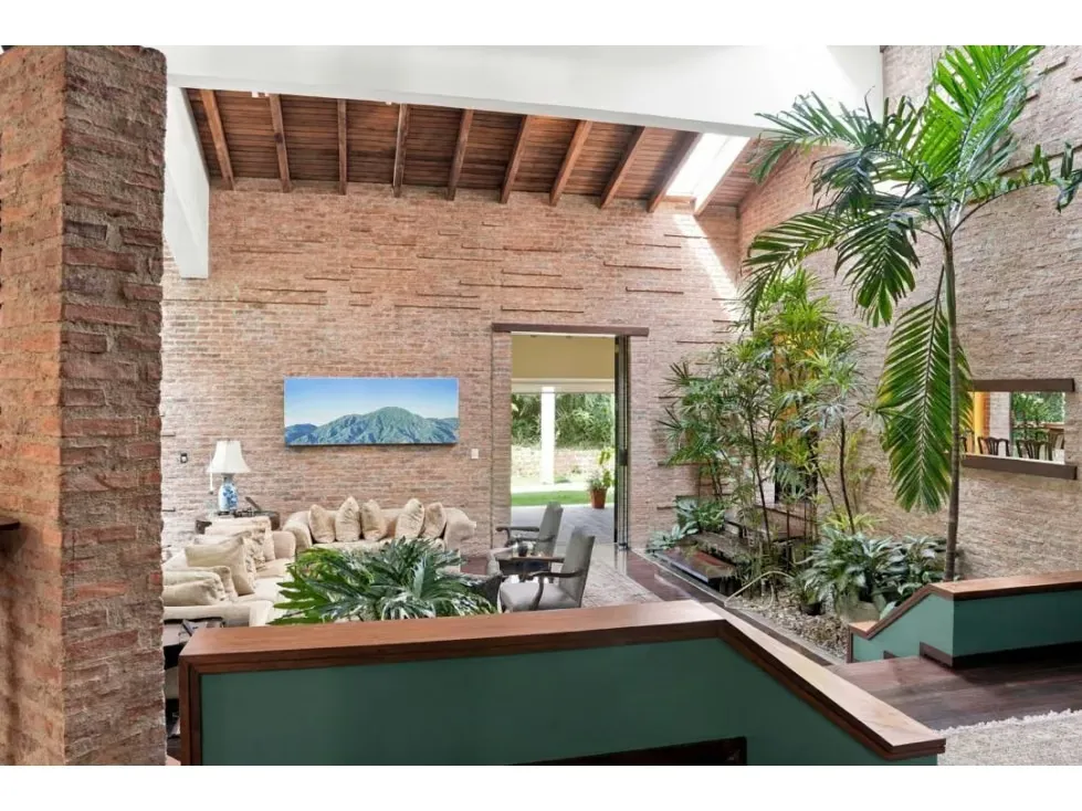Se vende casa 850m2 4h+3s/8b/7p Cerro Verde - 13