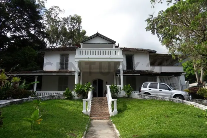 Terreno en venta en Los Chorros, con un área aproximada de 3.240m2 AH