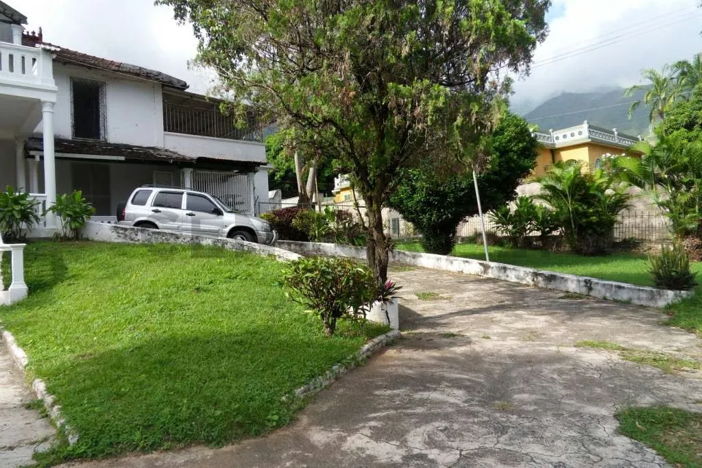 Terreno en venta en Los Chorros, con un área aproximada de 3.240m2 AH - 3