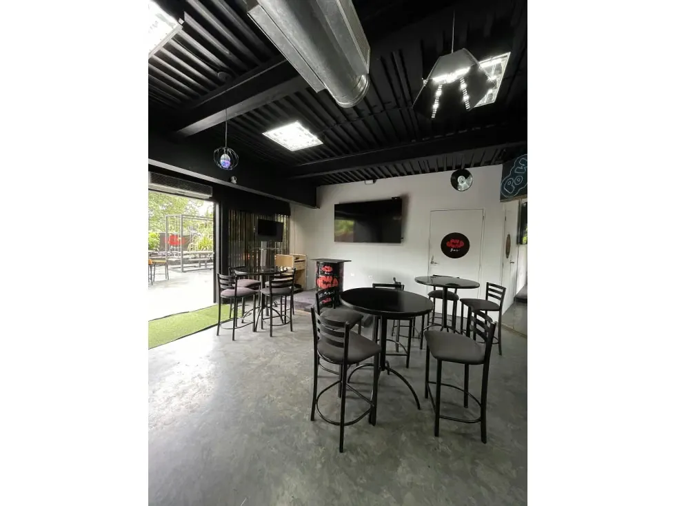 ALQUILER DE LOCAL COMERCIAL EN PRADOS DEL ESTE - 5