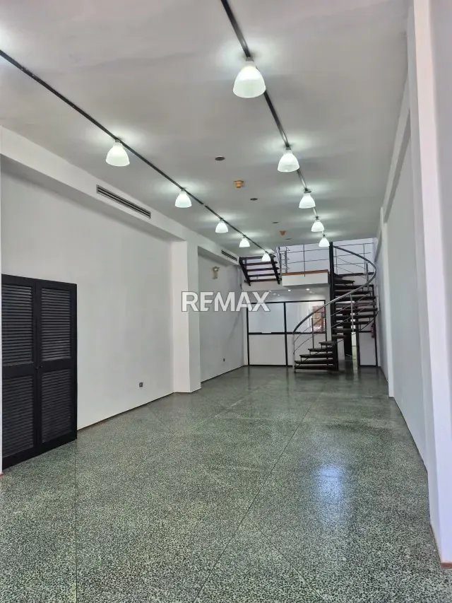Local Comercial En Alquiler - Calle Cedeño, Porlamar. - 12
