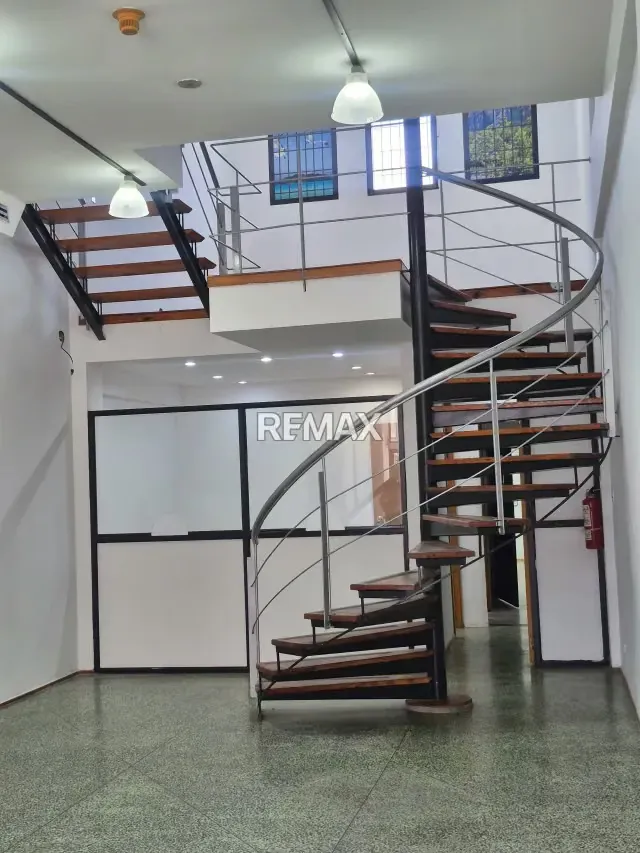 Local Comercial En Alquiler - Calle Cedeño, Porlamar. - 2