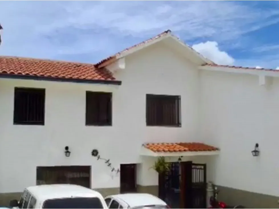 En venta Lujosa Casa en JUNKO COUNTRY CLUB