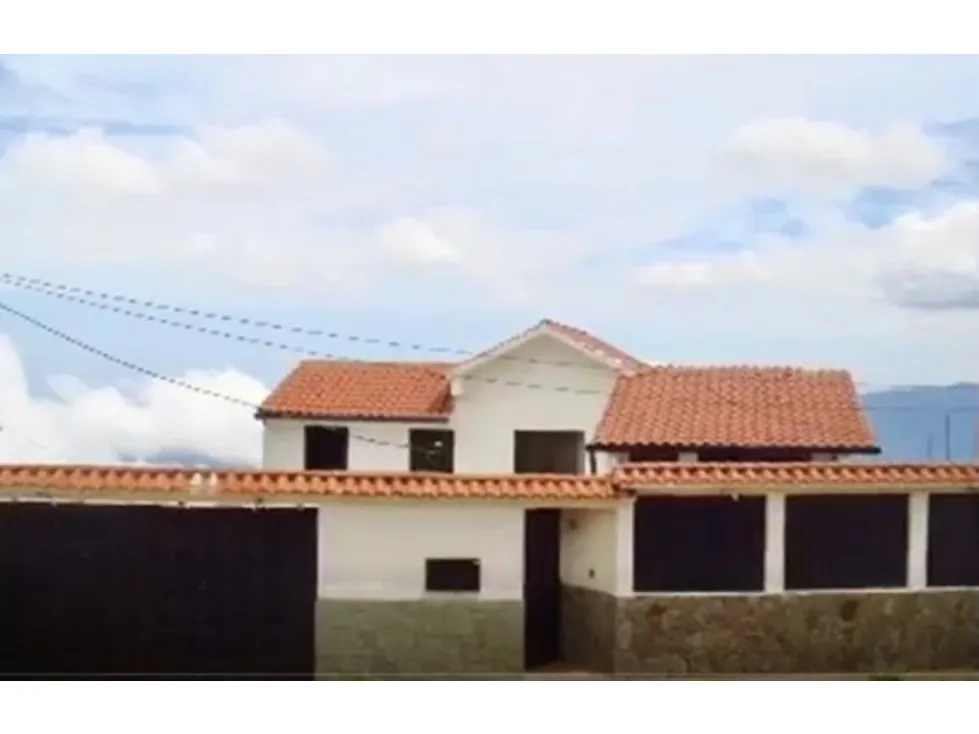 En venta Lujosa Casa en JUNKO COUNTRY CLUB - 2