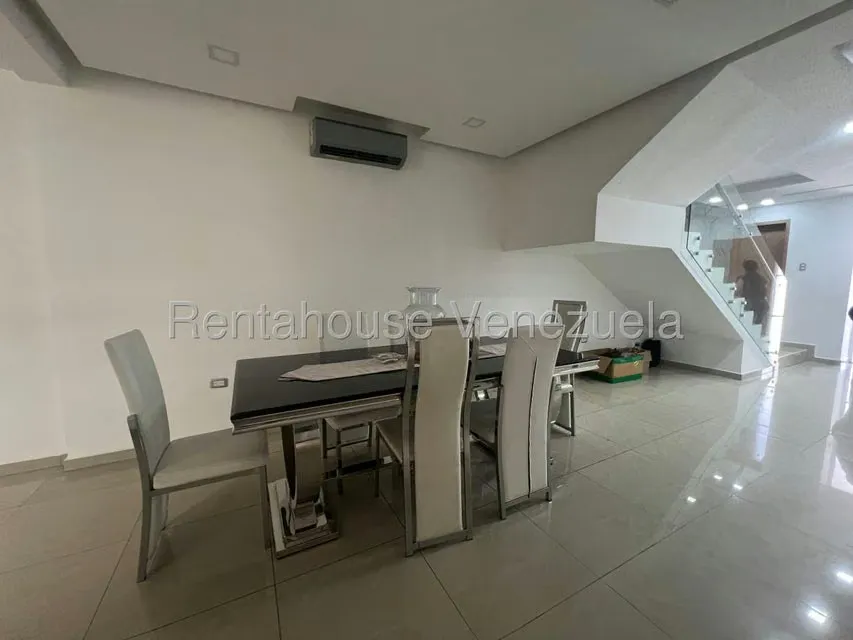 Casa (1 Nivel) en Venta en Villa Paris, Lara - 11
