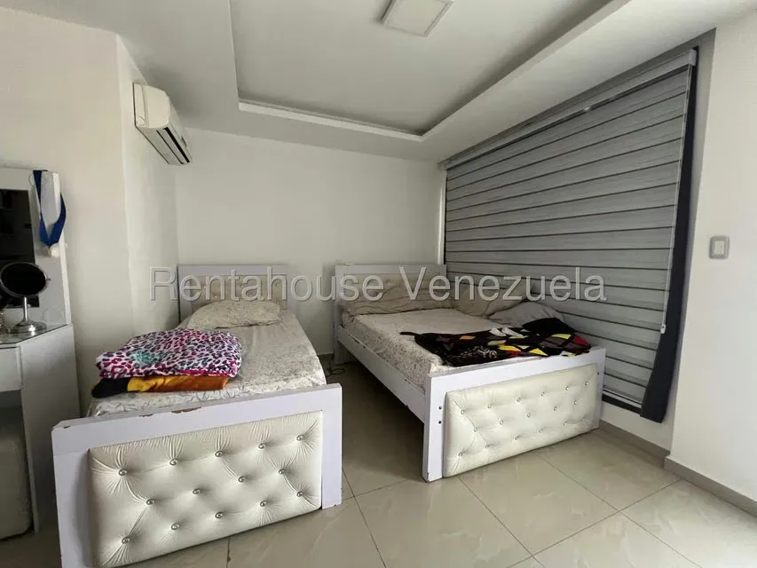 Casa (1 Nivel) en Venta en Villa Paris, Lara - 14