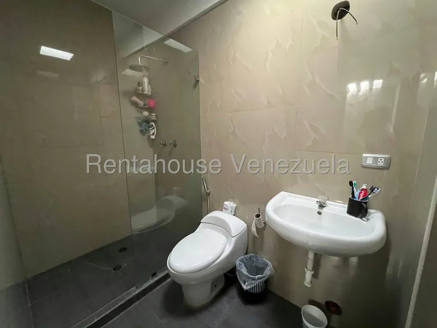 Casa (1 Nivel) en Venta en Villa Paris, Lara - 23
