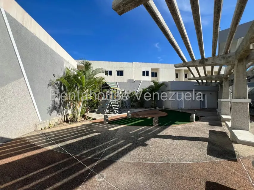 Casa (1 Nivel) en Venta en Villa Paris, Lara - 27