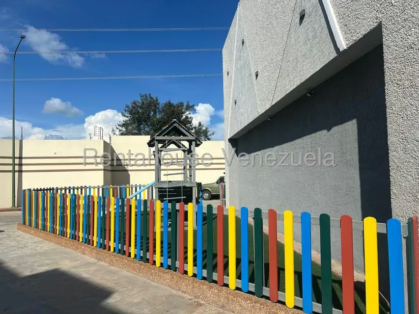 Casa (1 Nivel) en Venta en Villa Paris, Lara - 28