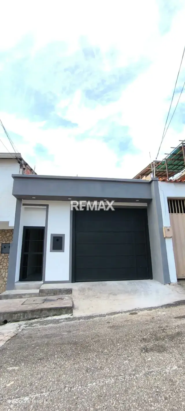 EN VENTA CASA PARA USO COMERCIAL EN BARRIO OBRERO