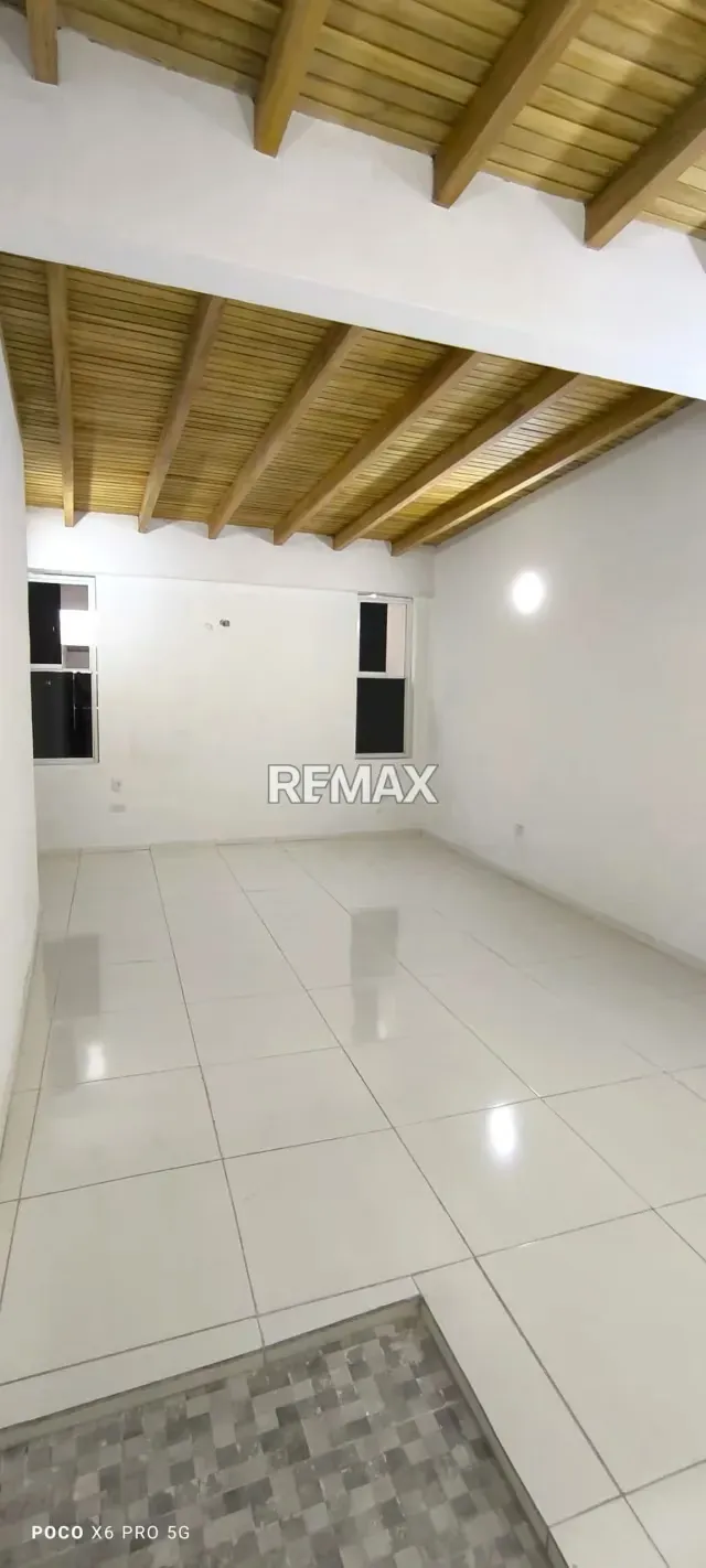 EN VENTA CASA PARA USO COMERCIAL EN BARRIO OBRERO - 11