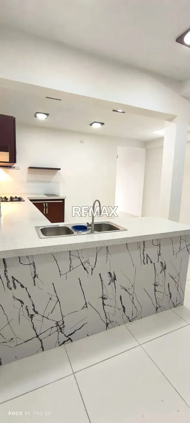 EN VENTA CASA PARA USO COMERCIAL EN BARRIO OBRERO - 13