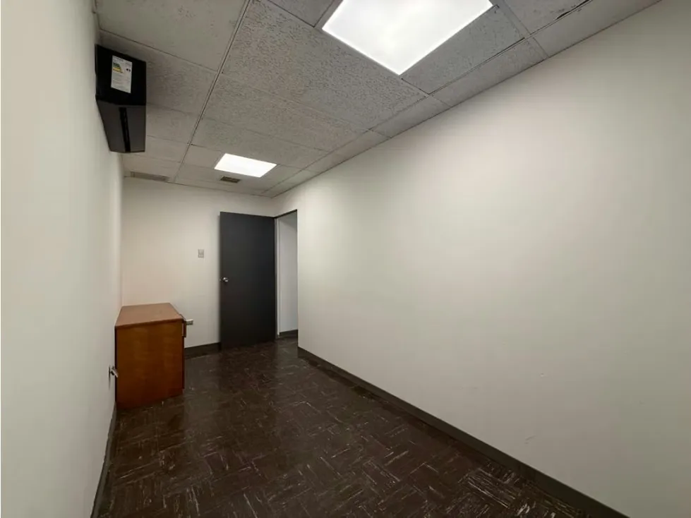 OFICINA EN ALQUILER CHACAO (SERVICIOS INCLUIDOS) - 14