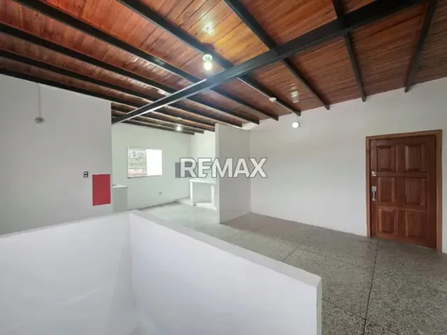 Edificio comercial ubicado en la vía principal santa teresa, sector barrio bolívar - 14
