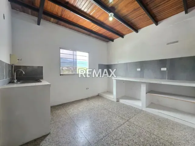 Edificio comercial ubicado en la vía principal santa teresa, sector barrio bolívar - 18