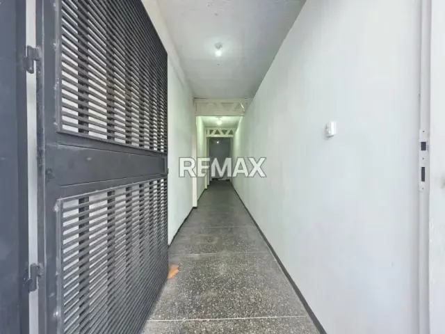 Edificio comercial ubicado en la vía principal santa teresa, sector barrio bolívar - 3