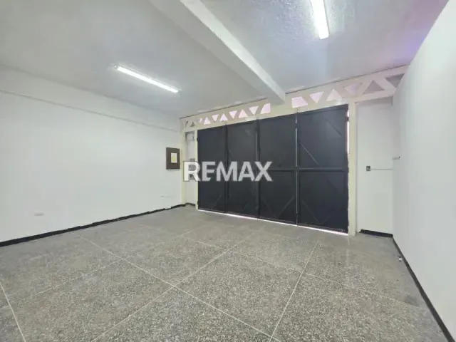 Edificio comercial ubicado en la vía principal santa teresa, sector barrio bolívar - 4