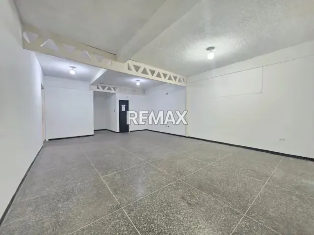 Edificio comercial ubicado en la vía principal santa teresa, sector barrio bolívar - 5