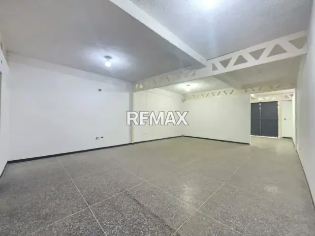 Edificio comercial ubicado en la vía principal santa teresa, sector barrio bolívar - 6