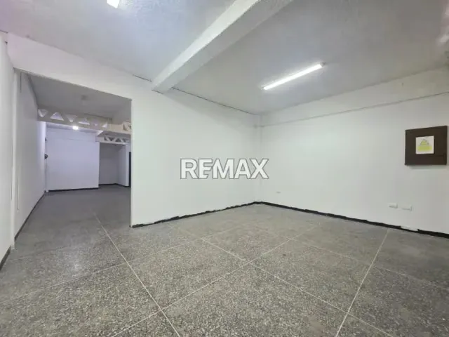 Edificio comercial ubicado en la vía principal santa teresa, sector barrio bolívar - 7