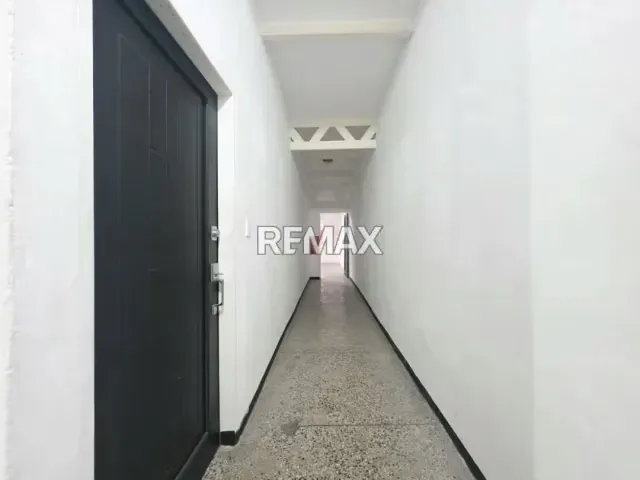 Edificio comercial ubicado en la vía principal santa teresa, sector barrio bolívar - 9