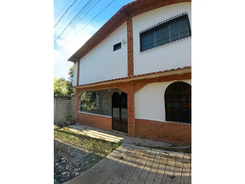 En venta casa en Altos del Halcón, calle San Pablo El Hatillo, MIranda