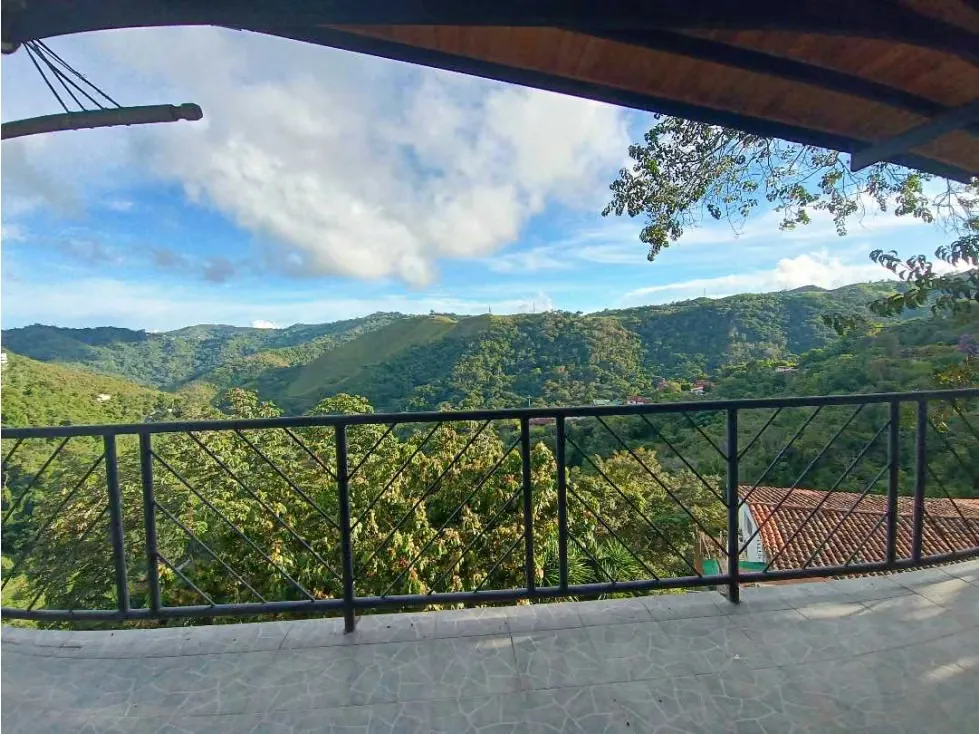 En venta casa en Altos del Halcón, calle San Pablo El Hatillo, MIranda - 13