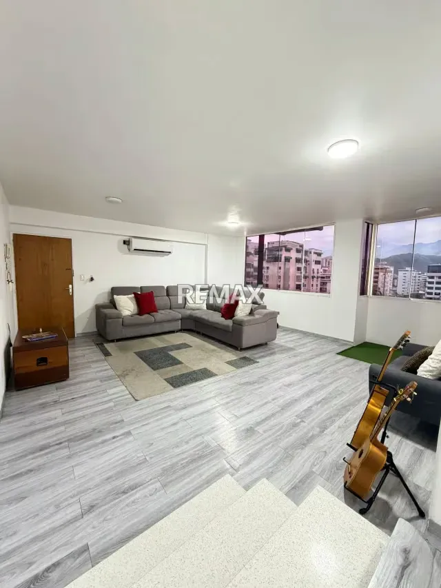 Apartamento en venta urb. San Isidro - 2
