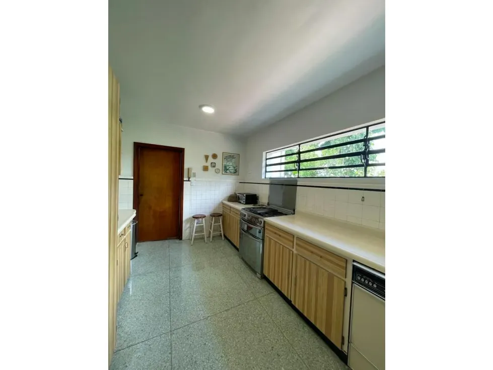 CASA EN VENTA 600 M2 - URB. ALTAMIRA - 15