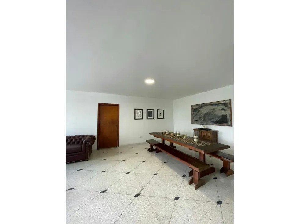 CASA EN VENTA 600 M2 - URB. ALTAMIRA - 19