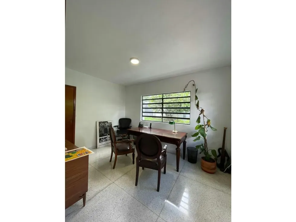 CASA EN VENTA 600 M2 - URB. ALTAMIRA - 21