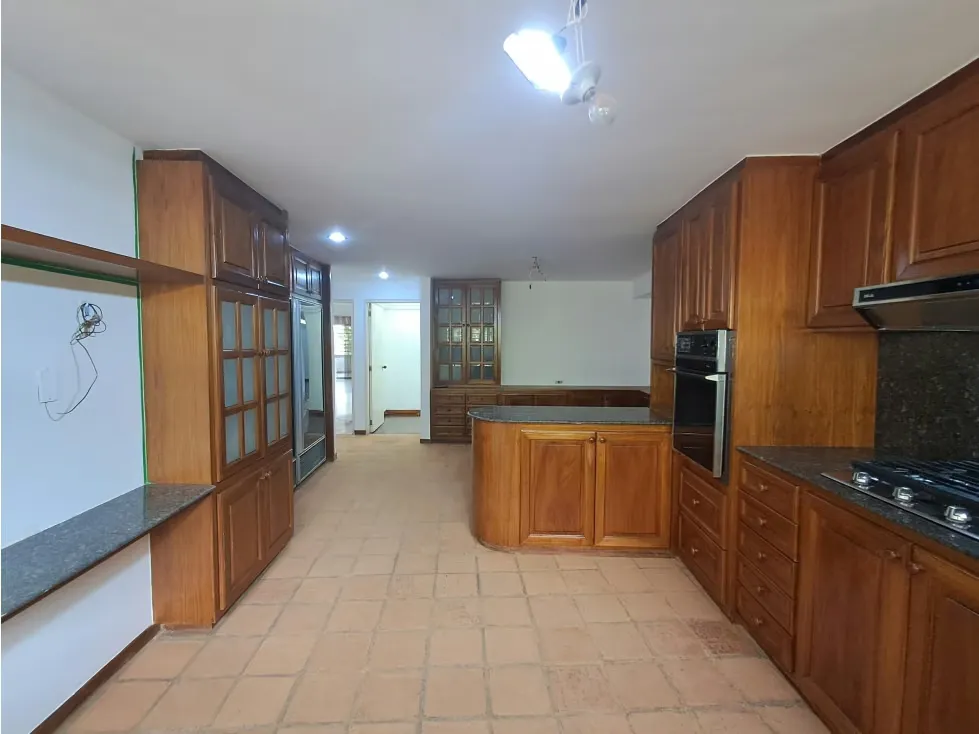 Sebucan/Alquiler/apto c/ terraza/400m2/4 hab con baño/ 2 hab serv/ - 16