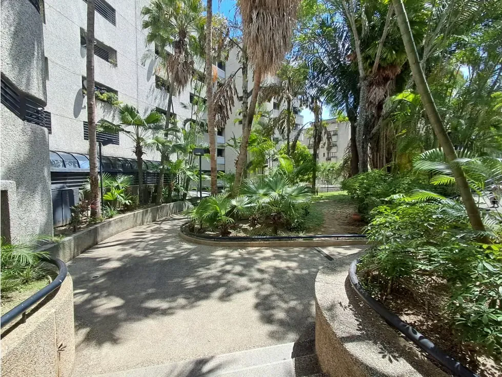Sebucan/Alquiler/apto c/ terraza/400m2/4 hab con baño/ 2 hab serv/ - 2