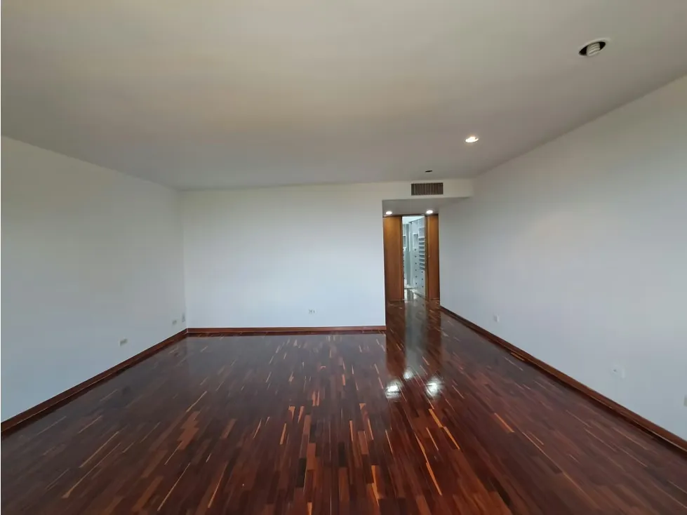 Sebucan/Alquiler/apto c/ terraza/400m2/4 hab con baño/ 2 hab serv/ - 22