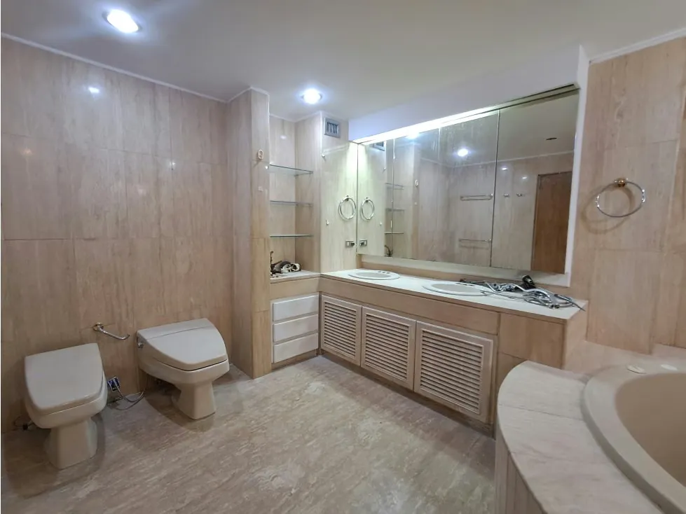 Sebucan/Alquiler/apto c/ terraza/400m2/4 hab con baño/ 2 hab serv/ - 24