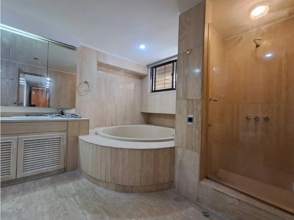 Sebucan/Alquiler/apto c/ terraza/400m2/4 hab con baño/ 2 hab serv/ - 25