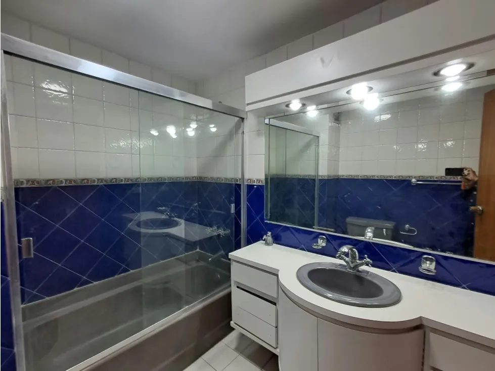 Sebucan/Alquiler/apto c/ terraza/400m2/4 hab con baño/ 2 hab serv/ - 27