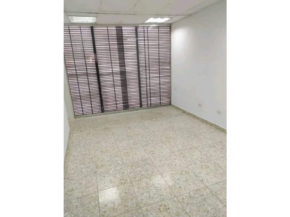 Vendo/alquilo edificio comercial 255m2 Chacao 9297 - 4
