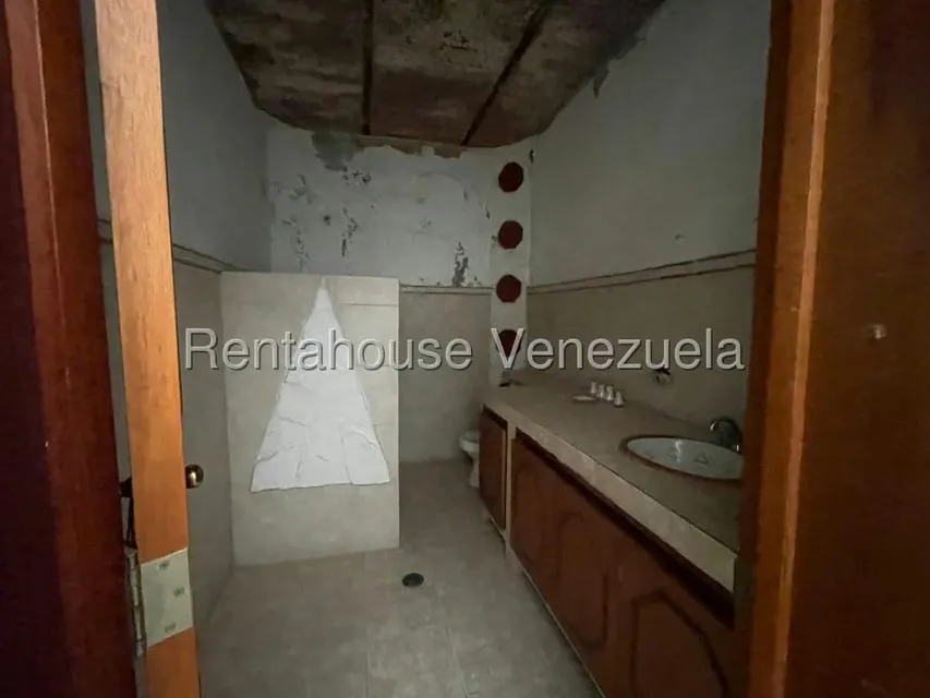 Casa (Multipes Niveles) en Venta en Cementerio, Distrito Metropolitano - 24