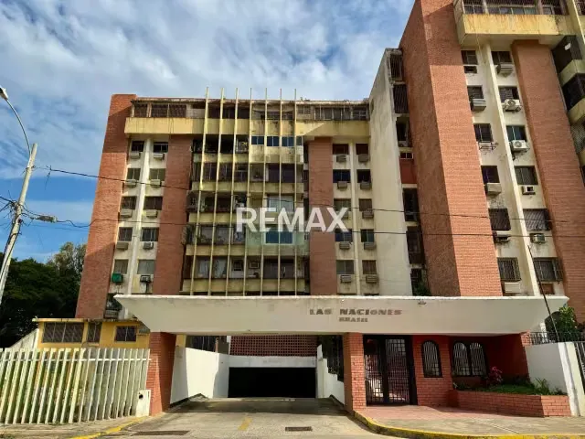 Apartamento en Venta Residencias Las Naciones Sector Delicias Norte