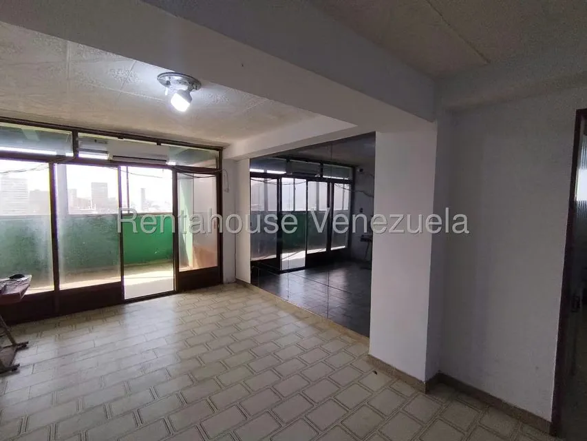 Apartamento (1 Nivel) en Venta en Centro, Carabobo - 3
