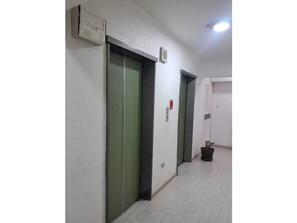 Vendo apartamento en calle cerrada 104m2 El Marqués 7690