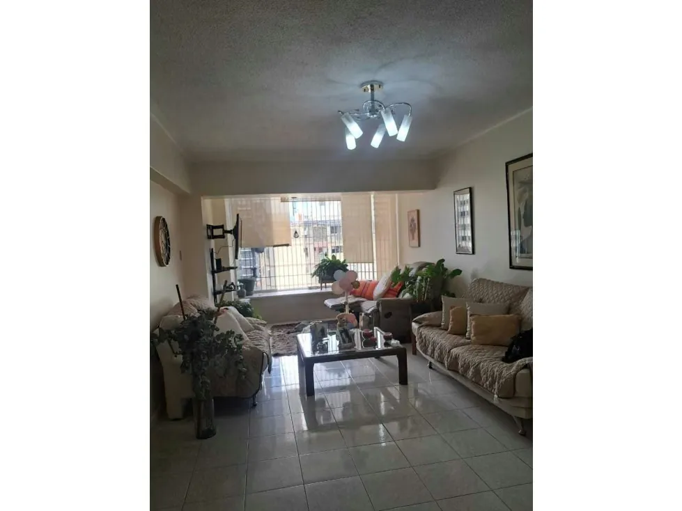 Vendo apartamento en calle cerrada 104m2 El Marqués 7690 - 8