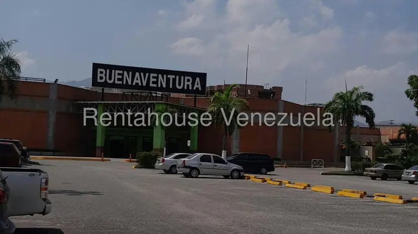 Comercial (Local Comercial) en Alquiler en Sector San Pedro, Miranda