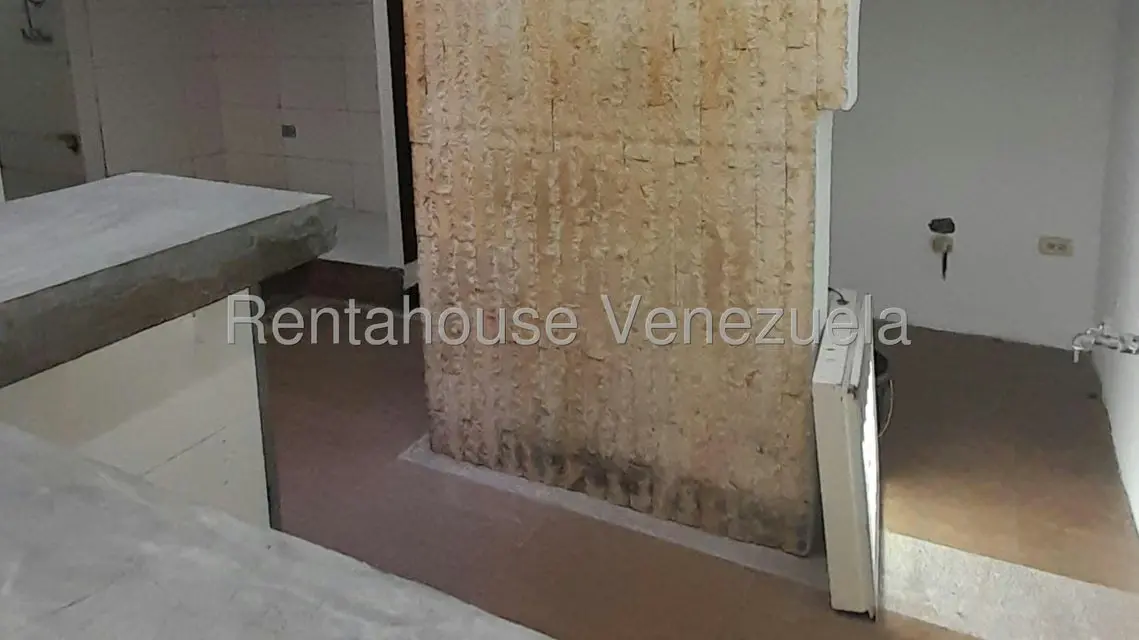 Local Comercial en Alquiler en Sector San Pedro, Miranda - 17