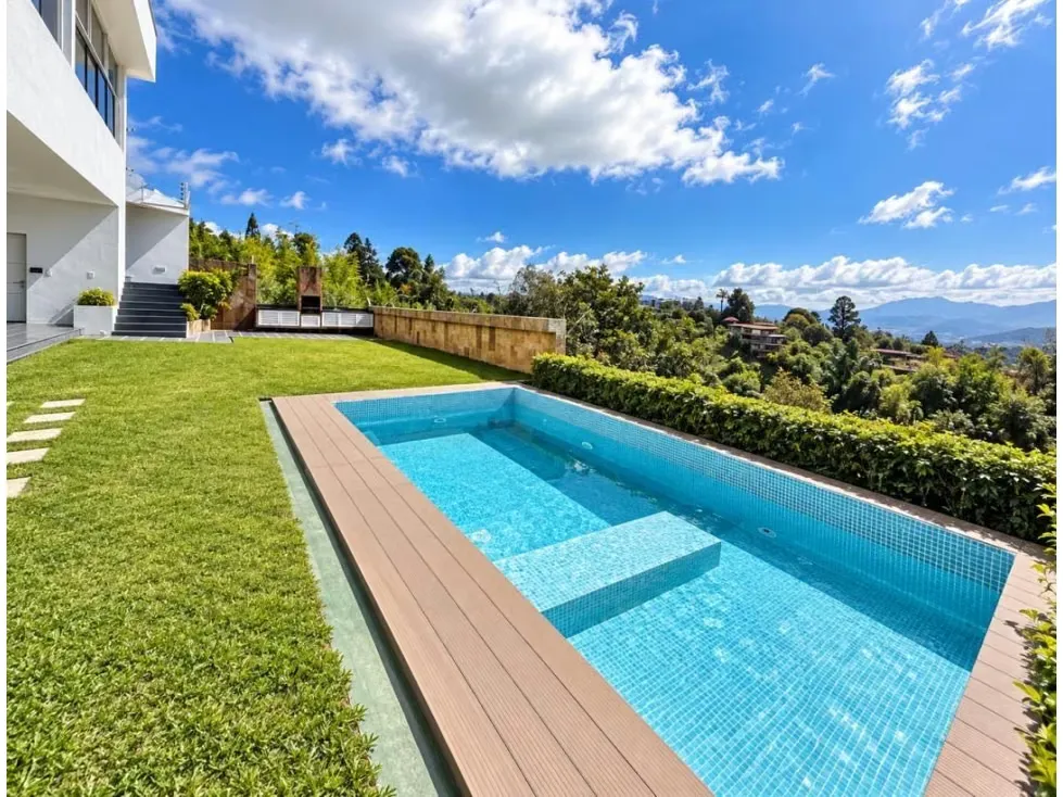 Vendo Espectacular Casa en Altos de Los Guayabitos de 730 m2