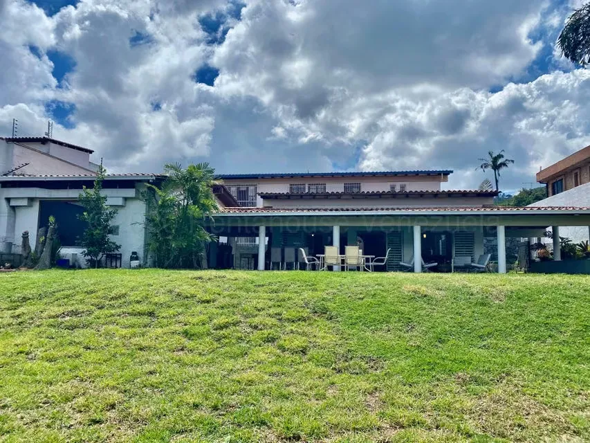 Casa (Duplex) en Venta en Prados del Este, Distrito Metropolitano