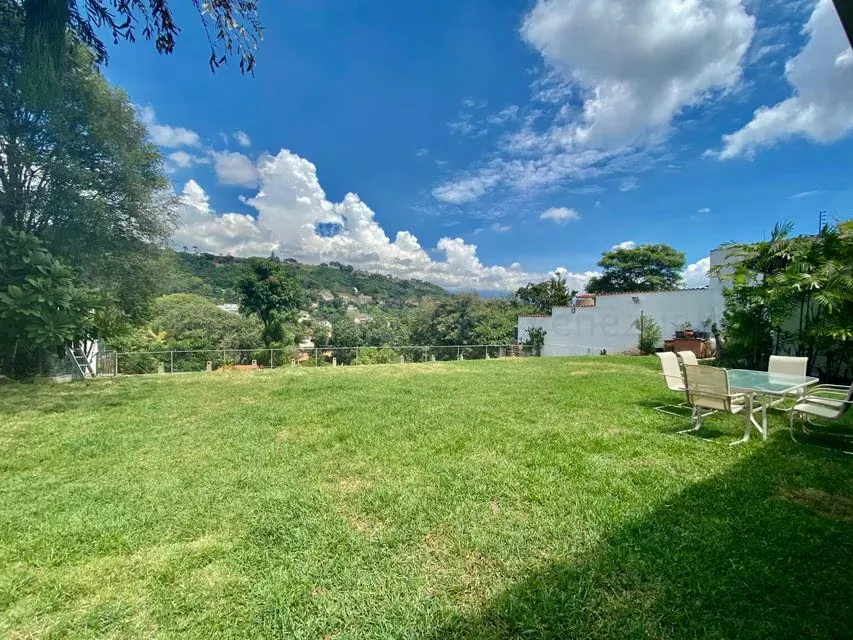 Casa (Duplex) en Venta en Prados del Este, Distrito Metropolitano - 12